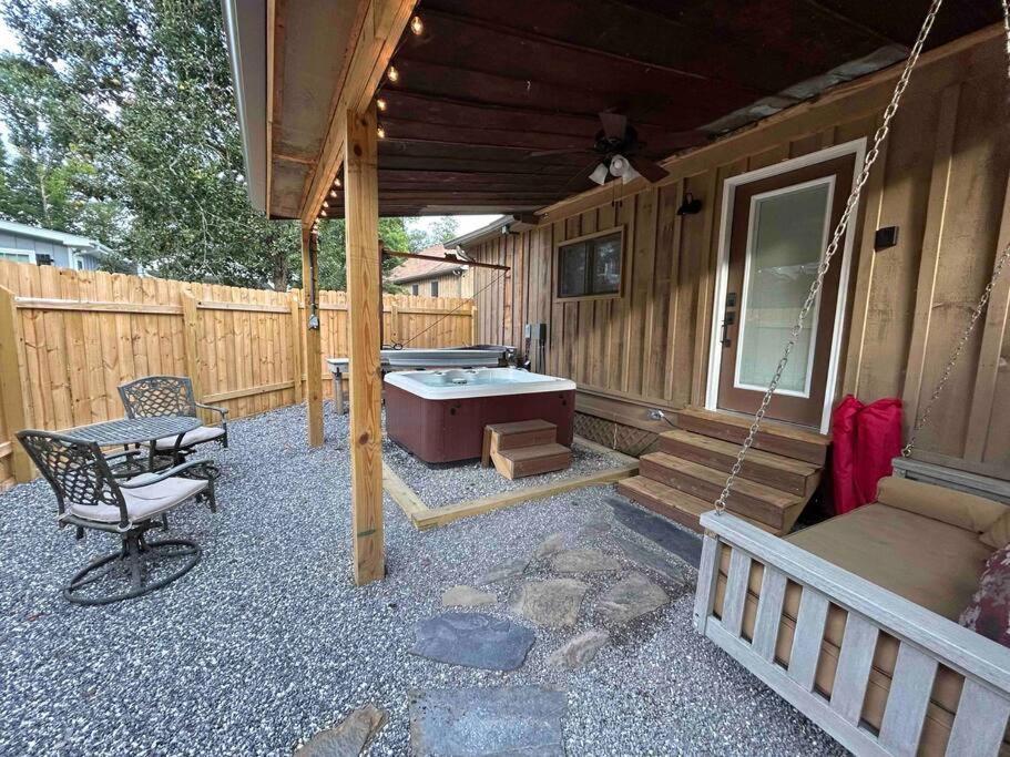 Blissful Nook Tiny Home ~ Cozy Retreat W/ Hot Tub; Near Town And Deep Creek Bryson City Zewnętrze zdjęcie